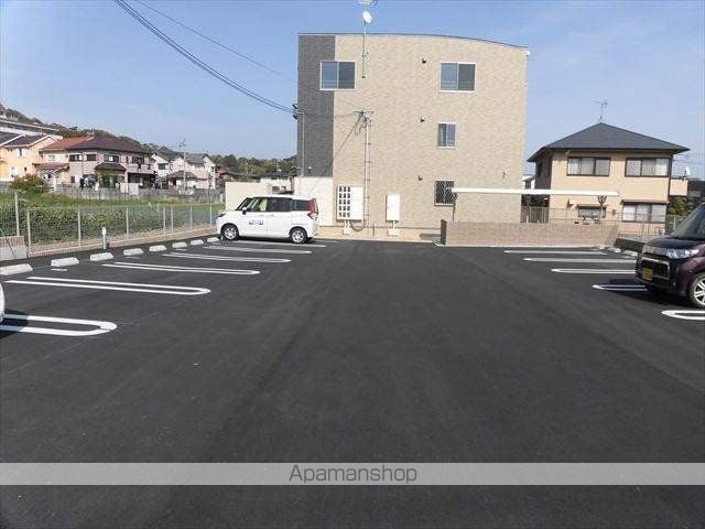 グランデ・フォルテ木ノ本[2LDK/66.84m2]の駐車場3