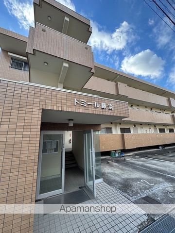 ドミール藤治の玄関写真