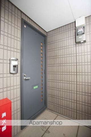 ヴィルヌーブDの玄関写真