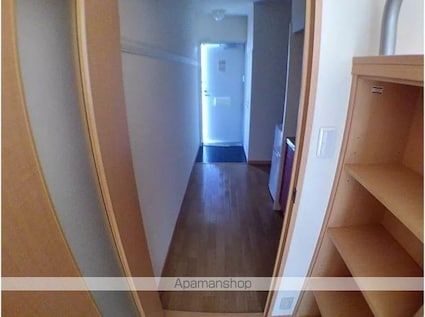 レオパレスレインボーロード[1K/26.08m2]の玄関