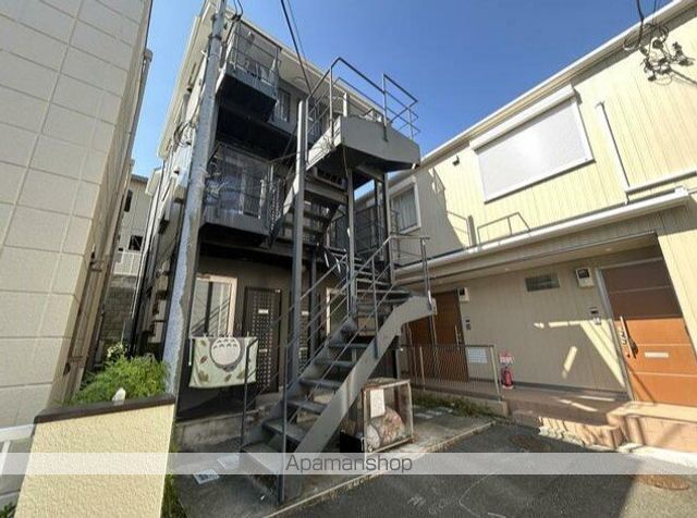 インペリアル参番館の外観写真