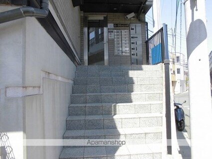 Ｋークロッシング[1K/30.74m2]のエントランス