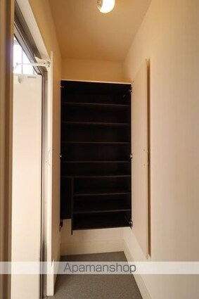 サクラコーポ　Ａ棟[1LDK/46.17m2]の玄関1