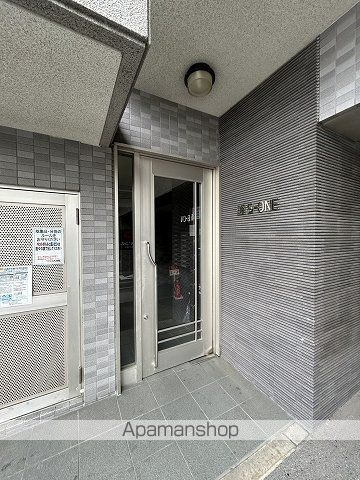 BーONEの玄関写真