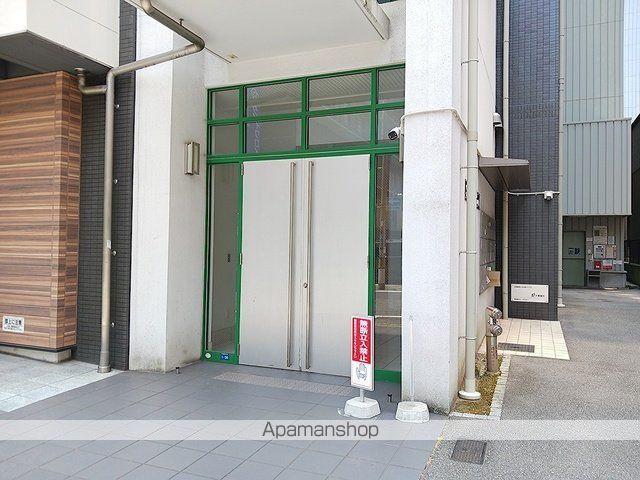 プラチナコートの玄関写真