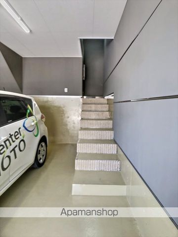 GARAGE HOUSE Kの玄関写真