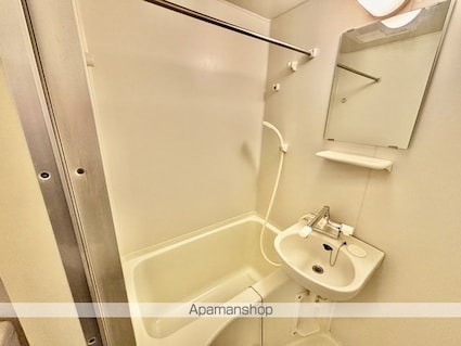 レオパレスタクミサワ[1K/23.18m2]のバス