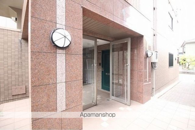 レージュウィングの玄関写真