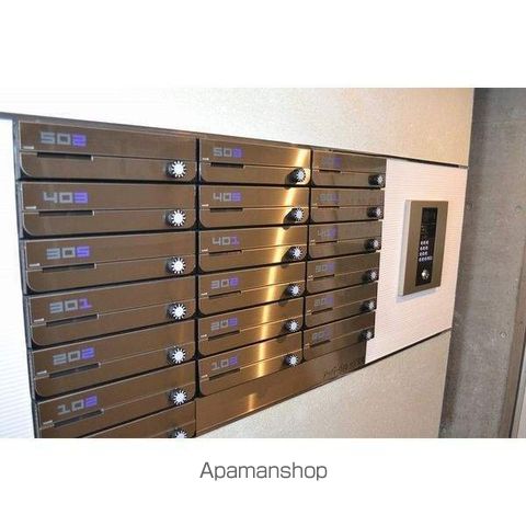 アッパーヴィレッジ栄町の玄関写真