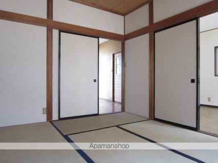 三輪貸家[4DK/77.01m2]のリビング・居間