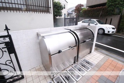 ＭａｉｓｏｎＢｌａｎｃｈｅ下北沢（メゾンブランシュ）[1R/15.64m2]の共用部1