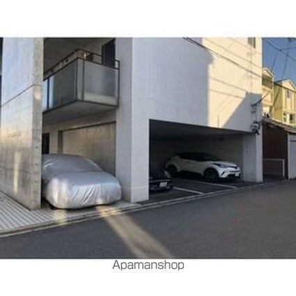 愛知県名古屋市北区東長田町３丁目[1K/25.5m2]の駐車場