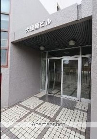 大産原ビルの玄関写真