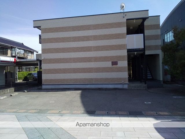レオパレス日の出の外観写真
