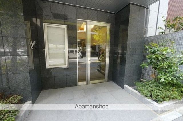プレール・ドゥーク板橋本町IIIの玄関写真