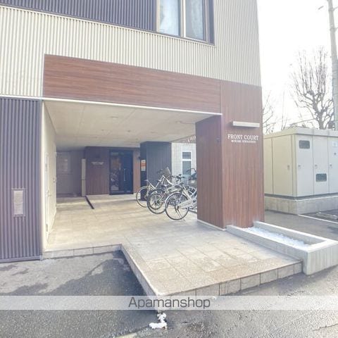 フロントコート南平岸の玄関写真