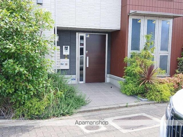 グリューネ塚口の玄関写真