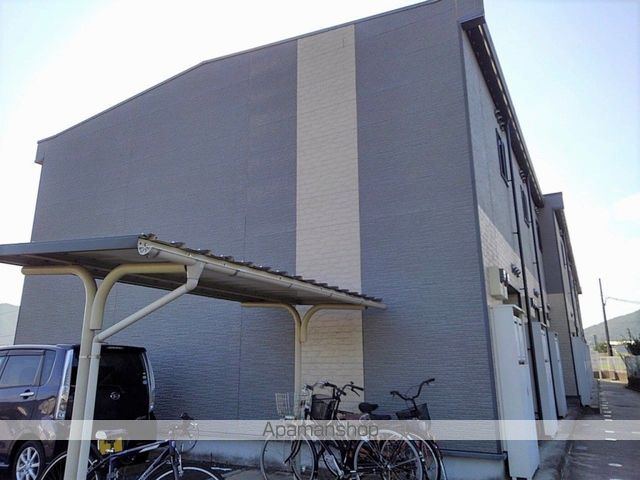 レオパレスF OHANAの玄関写真