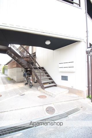 新潮ビルの玄関写真