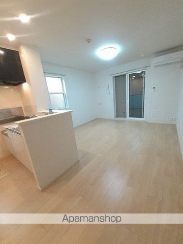 シャングリラIIIの内装写真