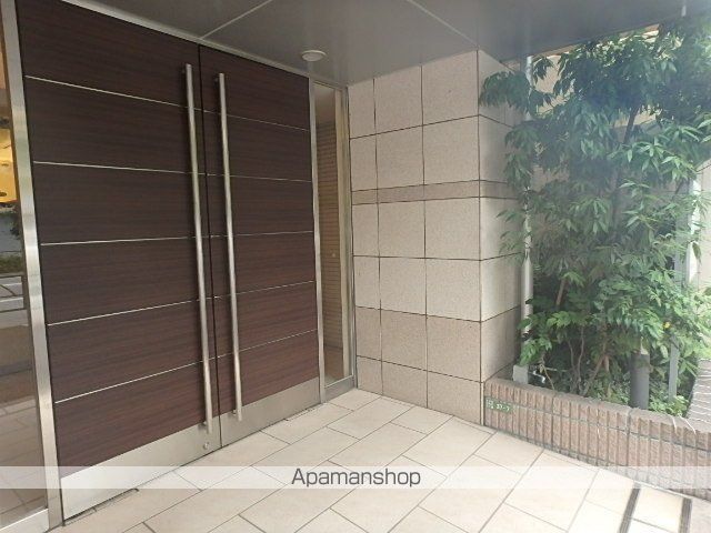プラウドフラット小石川の玄関写真