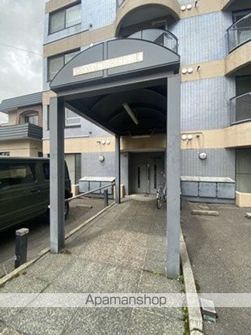 クリスタルハイツRIIの玄関写真