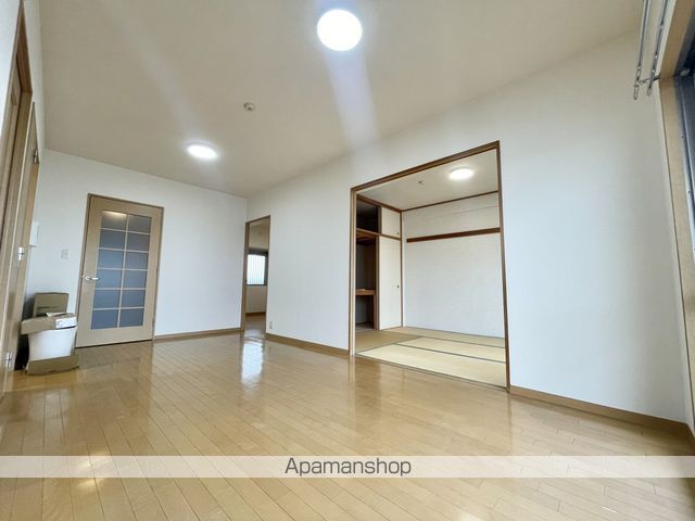 クリスタルパーク山坂の内装写真