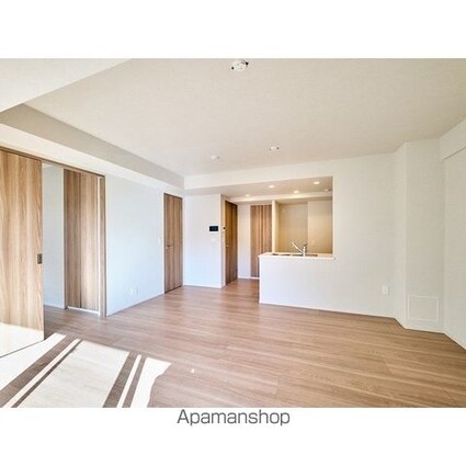 コンフォリア・リヴ西大島ＳＯＵＴＨ[3LDK/73.26m2]のリビング・居間