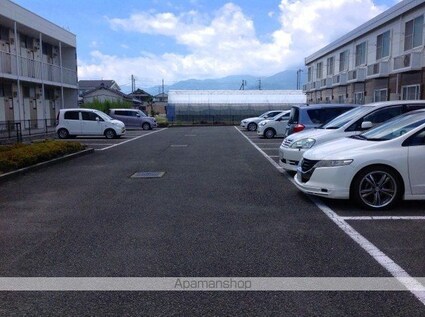 レオパレス八幡Ⅱ[1K/23.18m2]の駐車場