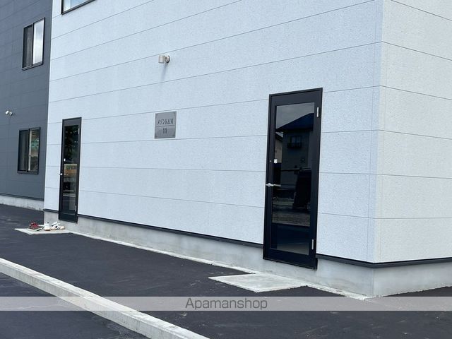 メゾンK&M 11の玄関写真