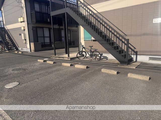 ラッキー下中野の外観写真