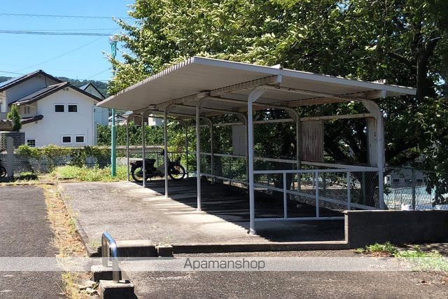 ビレッジハウス松山上野3号棟の外観写真