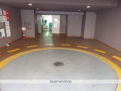 ドゥーエ日本橋[1R/53.44m2]の駐車場