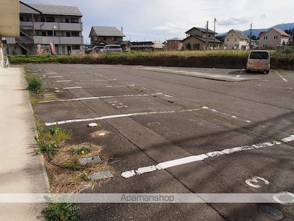 メゾンふじ[2DK/38.8m2]の駐車場1