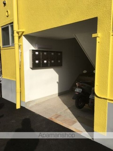 和歌山県和歌山市六十谷[1R/47.06m2]のエントランス1