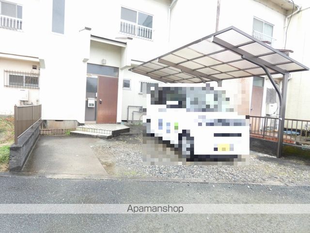 東三方テラスハウス 北棟の外観写真