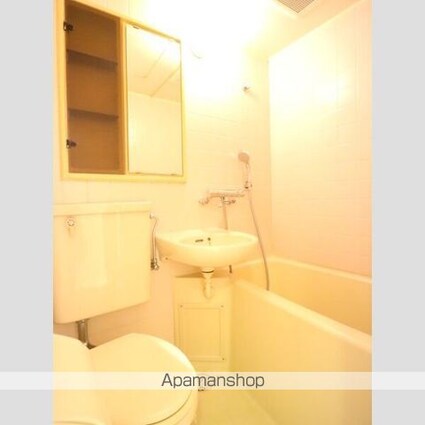 レジデンス三軒茶屋スクエア[1R/17.57m2]のバス