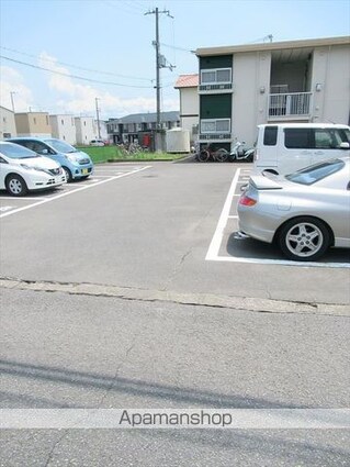 プレジール新在家[2LDK/41.6m2]の駐車場1
