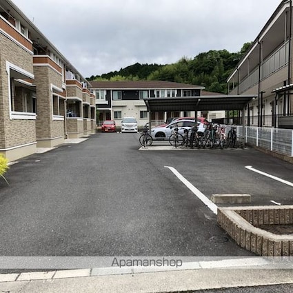 シエルトゥールＭ．Ｋ．三雲[1LDK/45.77m2]の駐車場3