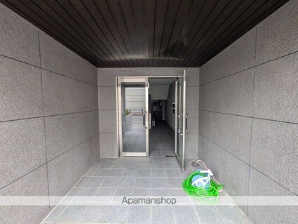 広島県広島市中区羽衣町[2DK/43m2]のエントランス
