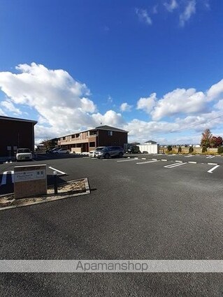 プラスターラー．エス　弐番館[2LDK/55.12m2]の駐車場