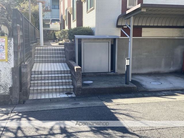 レオネクスト名東本通 WESTの玄関写真