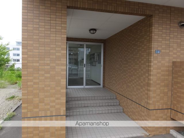 アビネス1・3の玄関写真