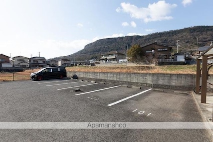 フォブール屋島東[2LDK/52.17m2]の駐車場