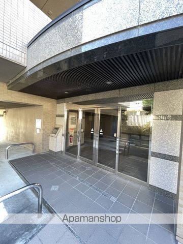 リーフマンショングランディアの玄関写真