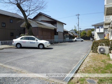 ハイムリリエ[2DK/39m2]の駐車場1