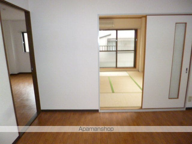 ドイ マンションの内装写真