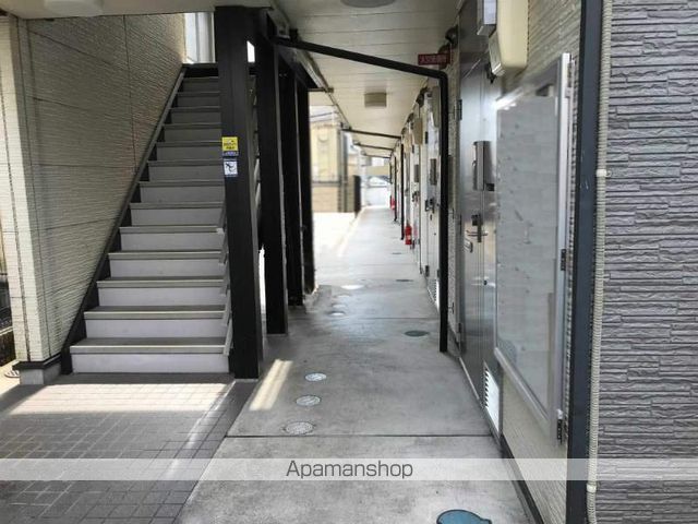 レオパレスドリームハウス枚方の玄関写真