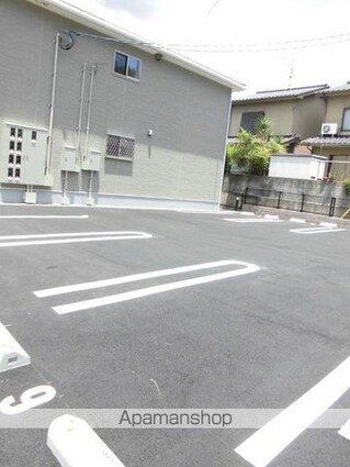 ラピス[2LDK/56.81m2]の駐車場