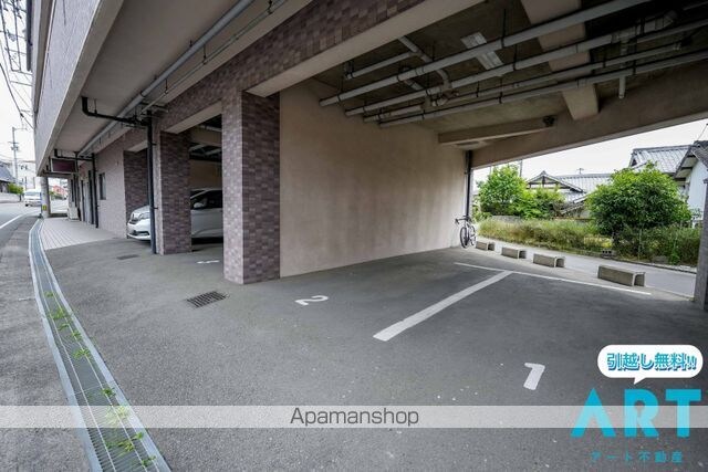 オーパスワン[1K/33.41m2]の駐車場